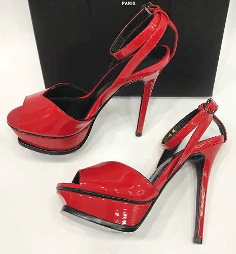 Босоножки Yves Saint Laurent красные лаковые
