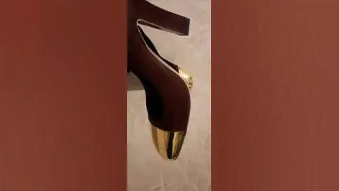 Продам туфли фирмы Yves Saint Laurent ". Новые! Натуральная замша. Размер 38.  Цена 40т. 79255546017